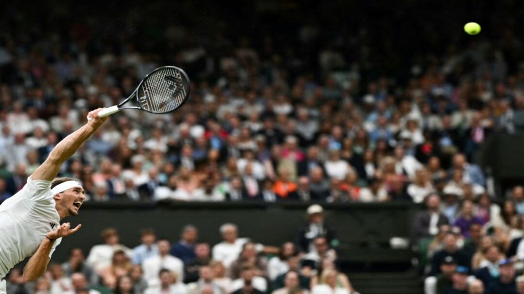 Nadal gana en primera ronda del ATP de Bastad en su regreso al circuito individual