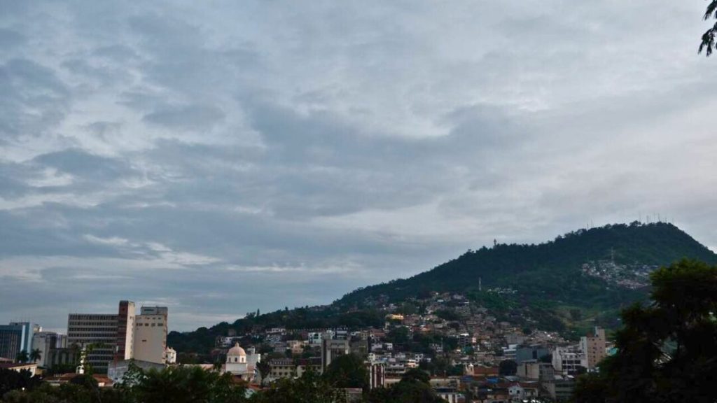 Varias regiones del país experimentan lluvias y tormentas eléctricas