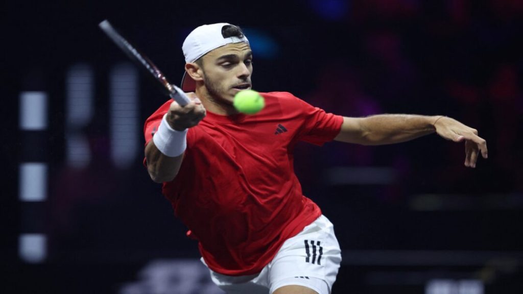 Cerúndolo abre la Laver Cup con victoria ante Ruud, Alcaraz cae en dobles