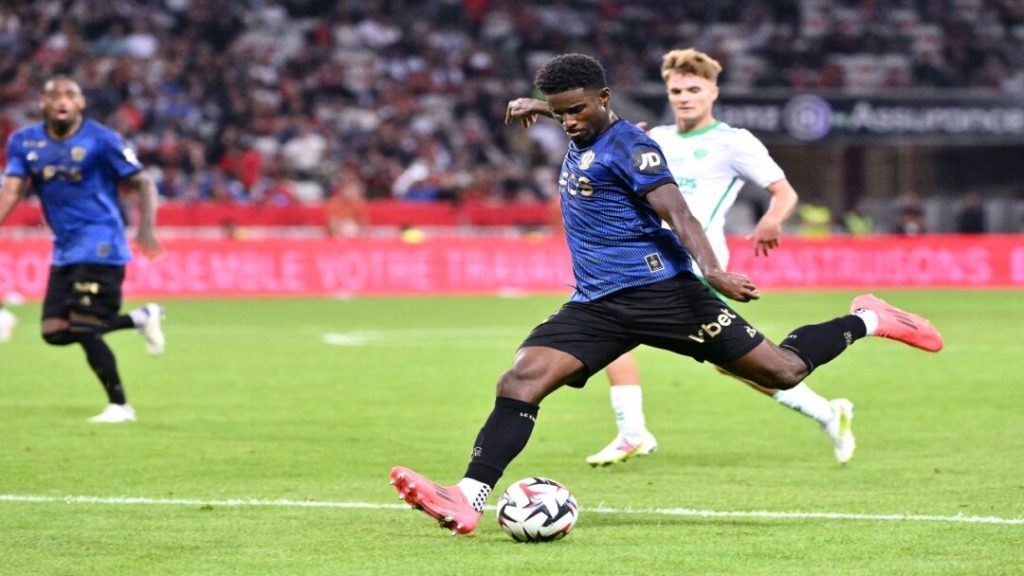 El Niza festeja sus 120 años con una goleada histórica al Saint-Etienne