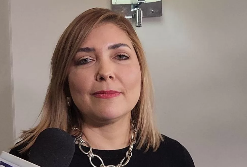 Ana Paola Hall: “El CNE actúa sin favoritismos hacia ningún partido”