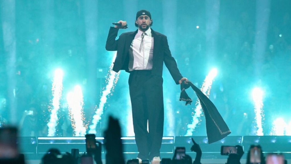 Bad Bunny gana galardón en los Premios Billboard