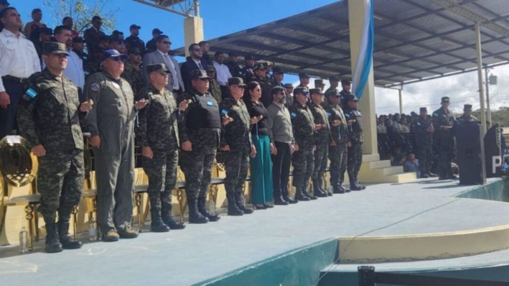 Traspaso en la Policía Militar, el coronel Melvin Flores asume el mando