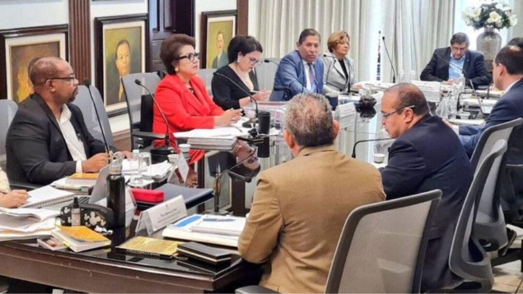 Presidente de la CSJ se aumentó el sueldo a más de L216,000 y magistrados también recibieron incremento