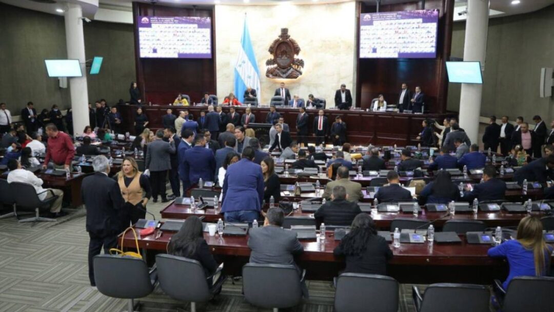 Por 8 sesiones en noviembre y diciembre, diputados cobraron L65.8 millones en salarios y viáticos