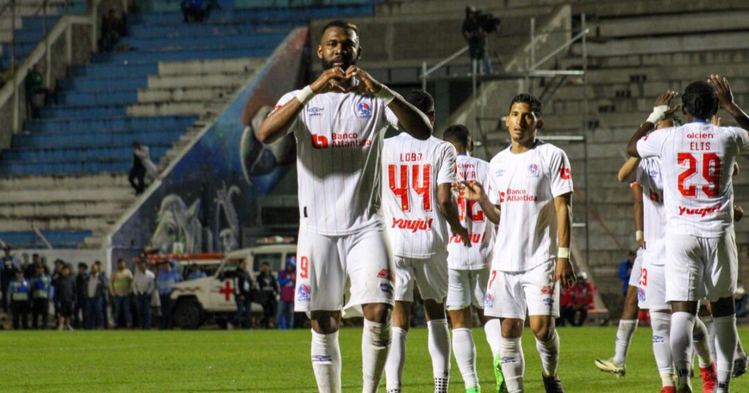 Águila y Olimpia se enfrentan en encuentro crucial