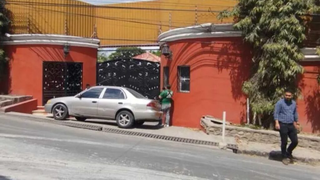 Policía realiza allanamiento en casa exgeneral Romeo Vásquez