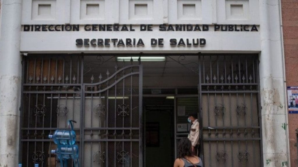 Salud asegura pagos a galenos, pero Colegio Médico exige cumplimiento inmediato