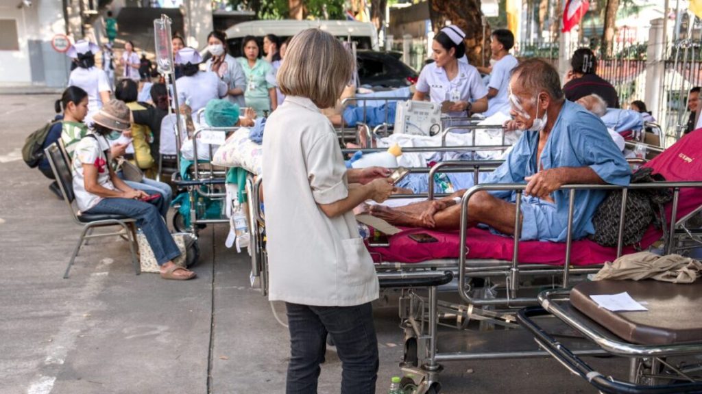 Fuerte sismo en Birmania deja una veintena de muertos en hospital