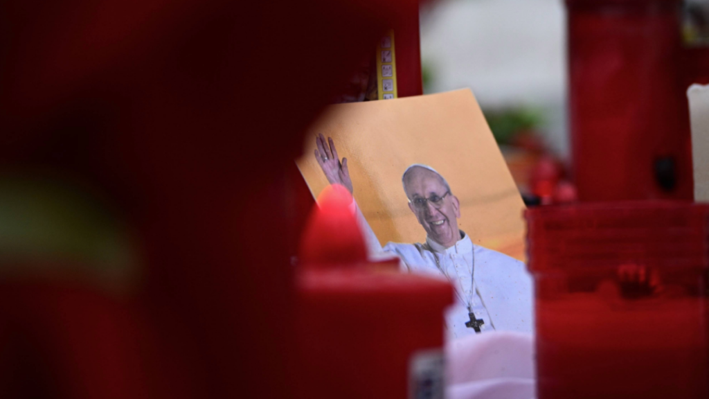 El Papa Francisco, hospitalizado, pide el fin de los conflictos en el mundo