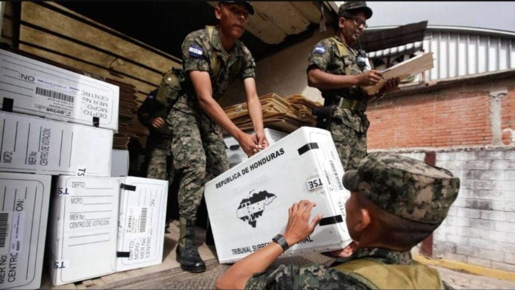 Roosevelt Hernández: “somos subordinados a nuestra presidenta constitucional”