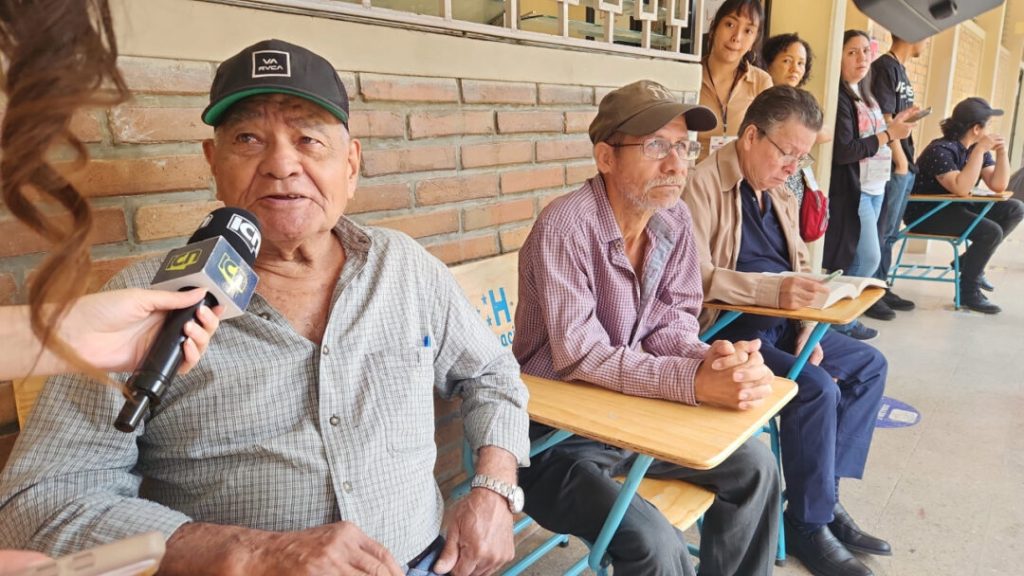 Retrasos marcan el inicio de las elecciones primarias 2025