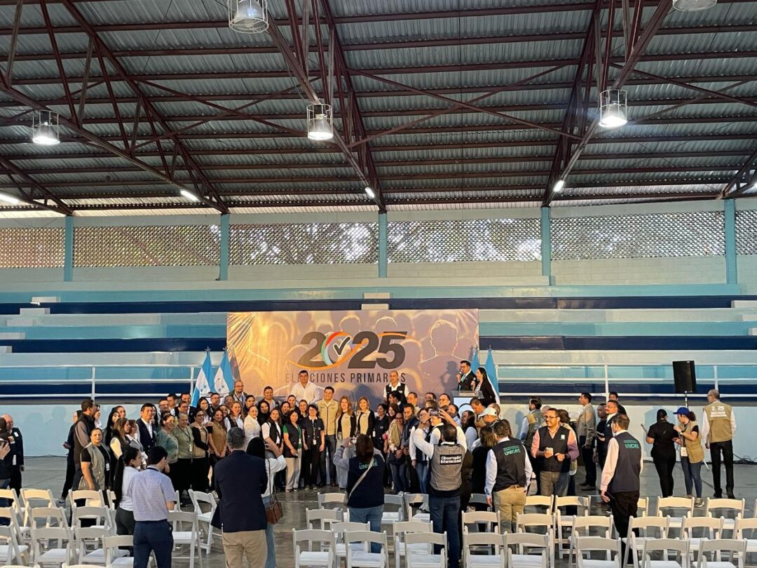 Arrancan con orden y entusiasmo los comicios primarios en Honduras