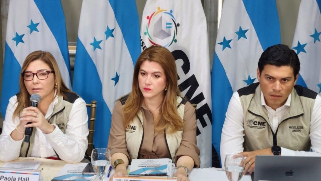 Despiden al jefe de transporte del CNE por  entrega tardía de maletas electorales