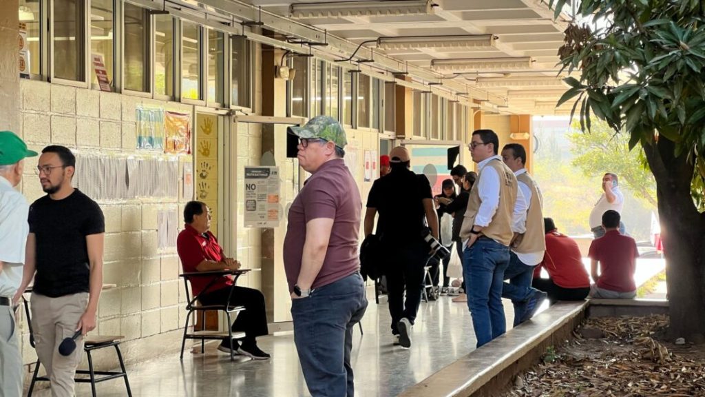 Iniciaron las elecciones primarias, votantes llegan a las urnas