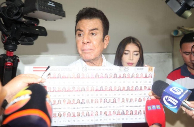 Nasralla aumenta ventaja sobre Jorge Cálix, según último informe de CNE