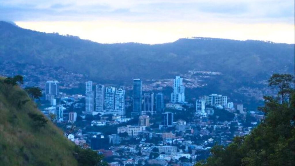 Honduras reduce su déficit comercial en 2025
