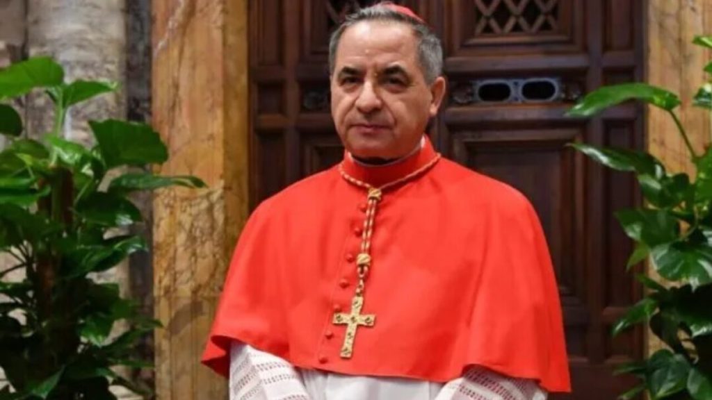 “He decidido obedecer”: cardenal Becciu renuncia al cónclave tras veto del papa Francisco