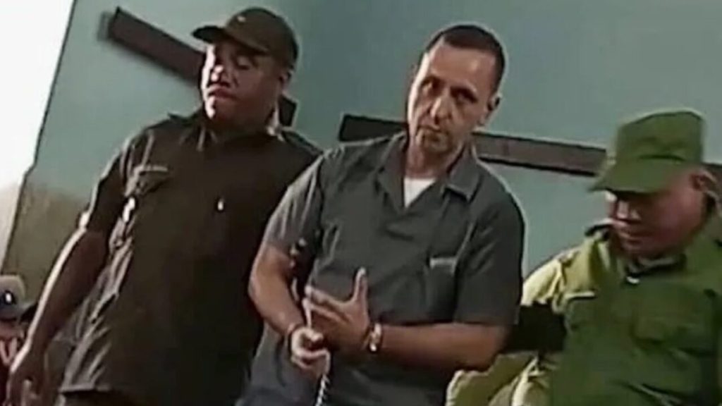 Cuba libera a exoficial condenado por espionaje tras 27 años en prisión