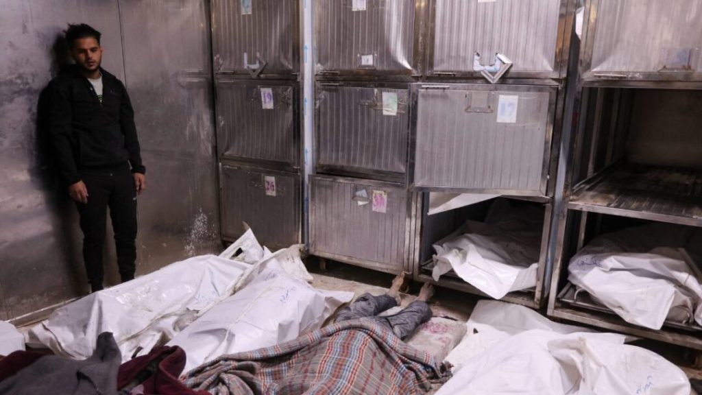 Bombardeos israelíes dejan al menos 25 muertos en Gaza, según rescatistas