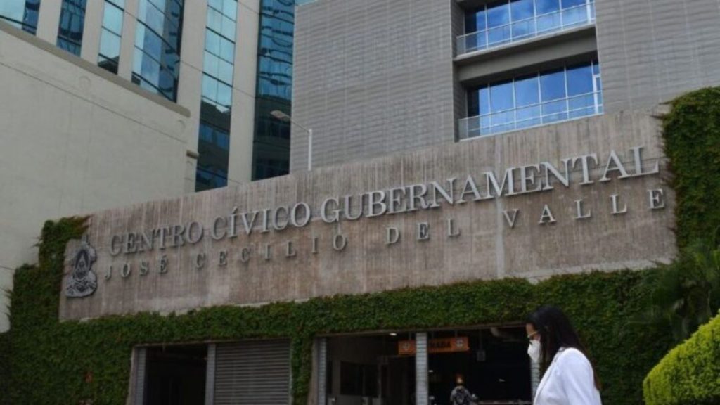 Gobierno ordena teletrabajo a empleados y clases virtuales a estudiantes por Cumbre de la CELAC