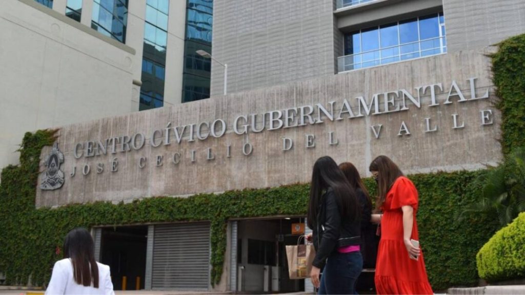 De L1,400 es el nuevo aumento salarial a empleados públicos en Honduras