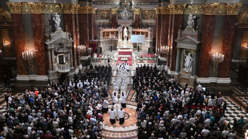 Dos cardenales se perderán el cónclave por razones de salud, dice el Vaticano