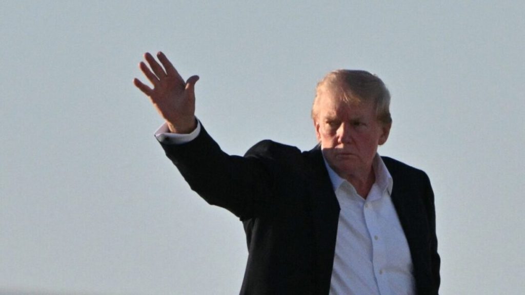 “¡Tranquilos!, todo va a salir bien”, promete Trump en plena escalada arancelaria