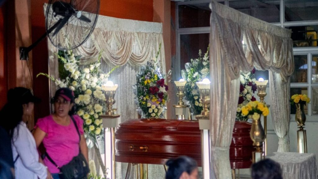 Asesinato de periodista peruano en la Amazonía provoca ola de rechazo