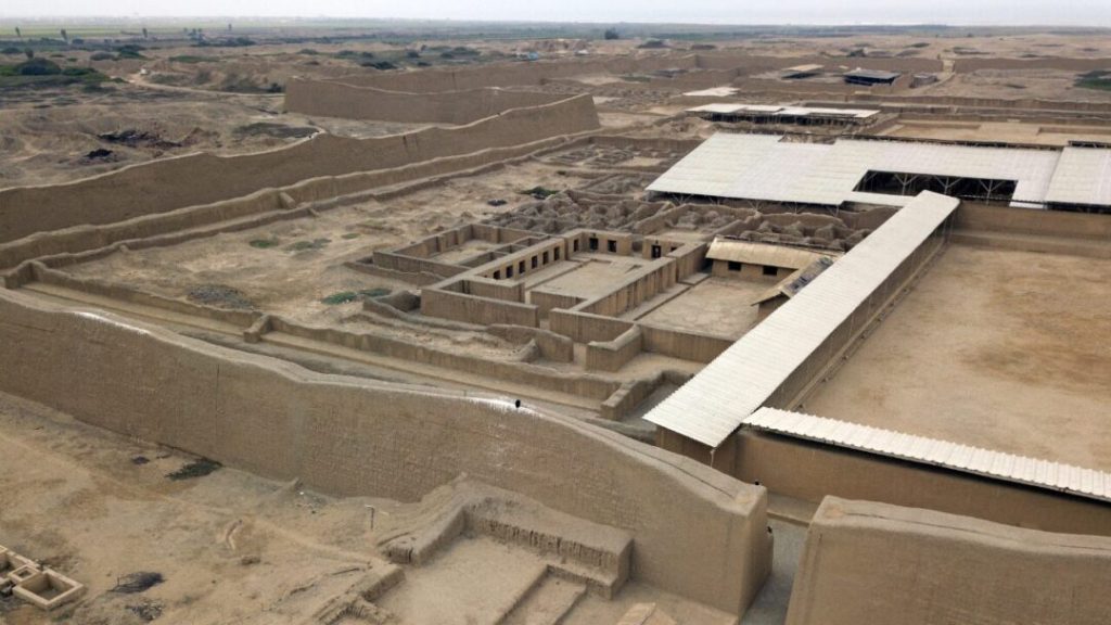 Vandalizan ciudad precolombina de barro más grande de América