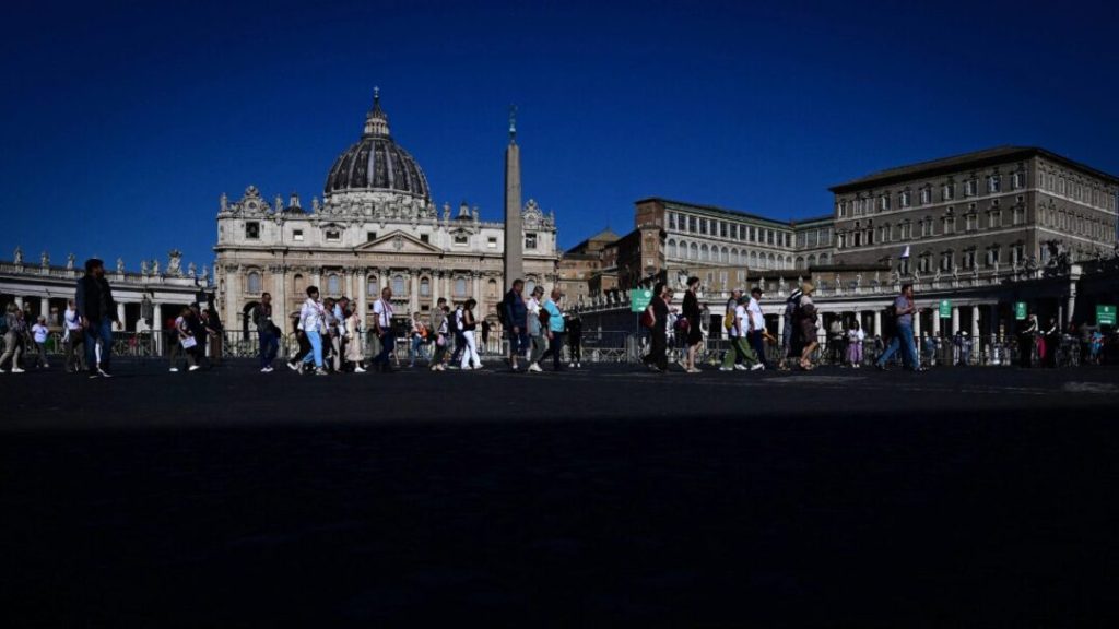“No habrá un Francisco II”: vaticanista anticipa un cónclave dividido y sin sucesor claro