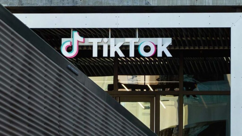 TikTok multado con 530 millones de euros por protección deficiente de datos en China