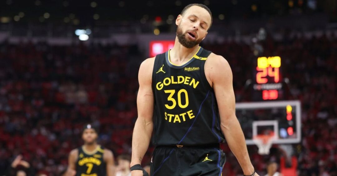 Stephen Curry se perderá al menos una semana por una distensión en los isquiotibiales