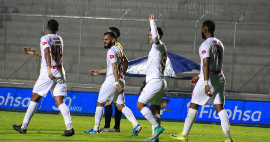 Olimpia y Real España a las semifinales; Real Sociedad desciende