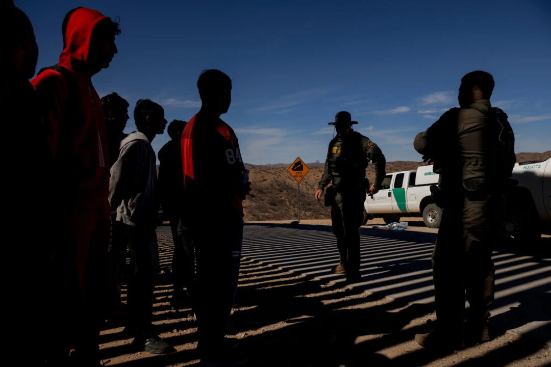 OPINIÓN | Invisibles, la novela que predijo el rostro actual del odio