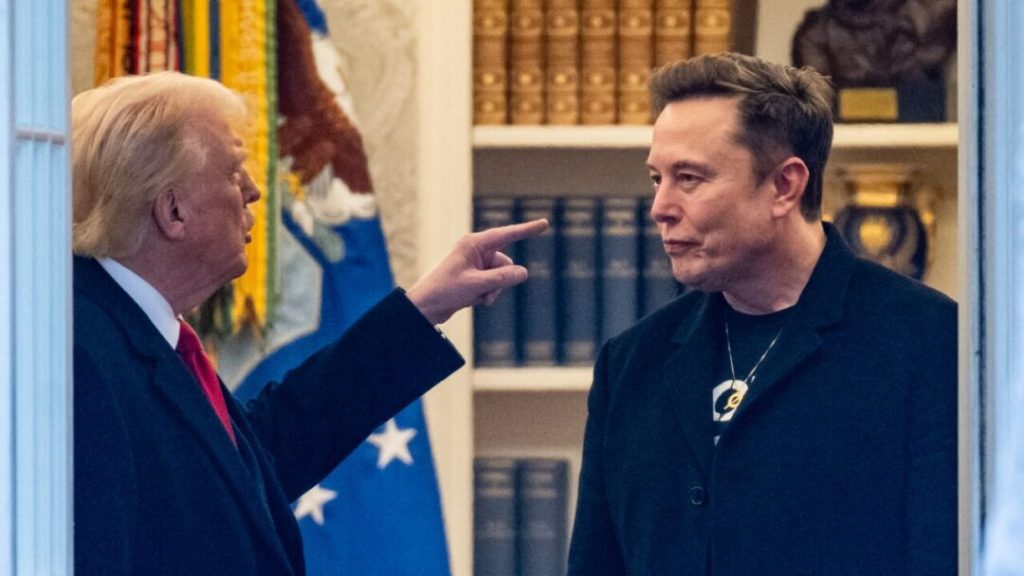 Trump no descarta deportar a Elon Musk tras críticas a su plan presupuestario