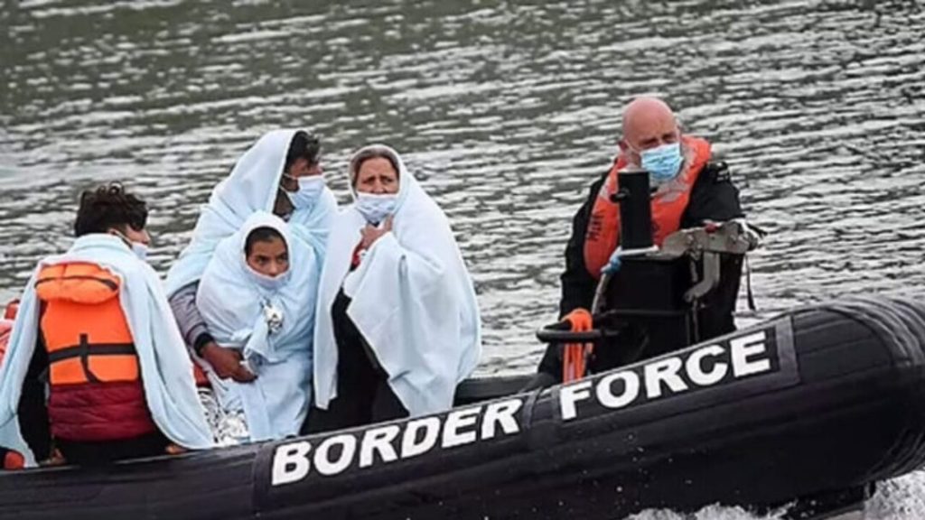 Reino Unido registra récord de casi 20.000 cruces de migrantes por el canal de la Mancha
