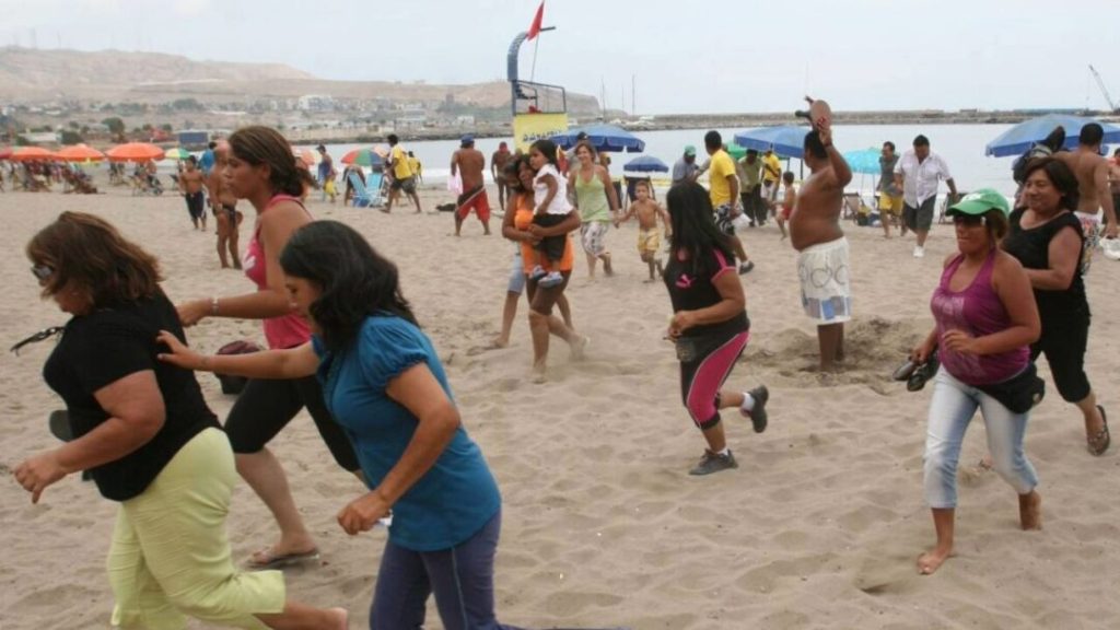 Perú emite alerta de tsunami y cierra puertos en Tacna tras potente sismo en Rusia