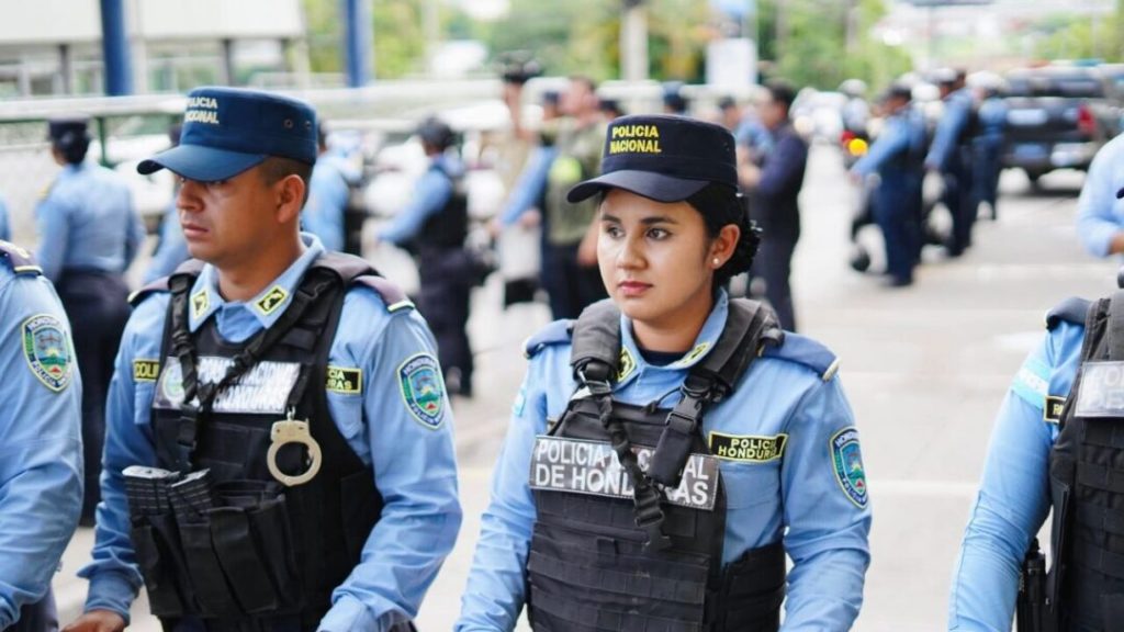 Policía resguarda el CNE ante llegada de ofertantes de biometría y protestas anunciadas