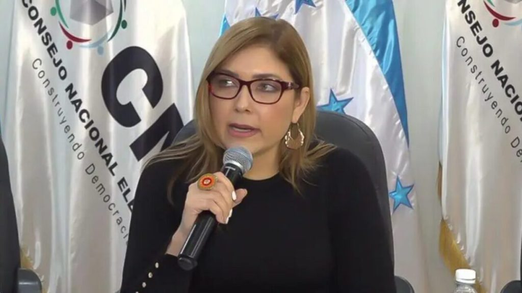 Ana Paola Hall pone a disposición su cargo como consejera del CNE: “No estoy dispuesta a quebrantar la ley”