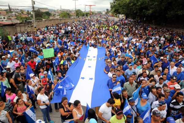 Líderes religiosos rechazan críticas oficialistas por marcha por la paz en Honduras