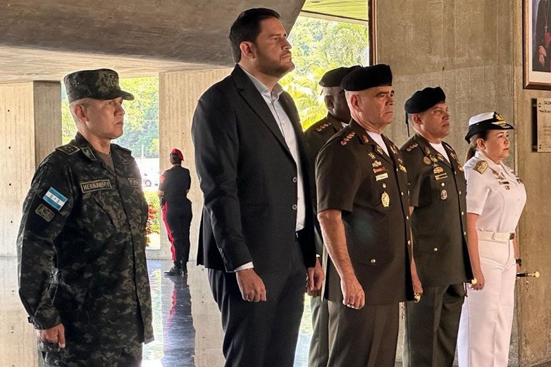 OPINIÓN | Los giros discursivos de Roosevelt Hernández. De Padrino López a Washington