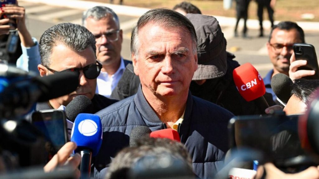 Juez afirma que Bolsonaro intentó instaurar una “dictadura” en Brasil en fase final de su juicio