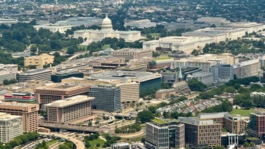 Casa Blanca amenaza con despidos masivos si los demócratas no aprueban una extensión del gasto