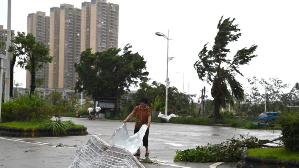 Supertifón Ragasa toca tierra en China continental tras causar 17 muertos en Taiwán
