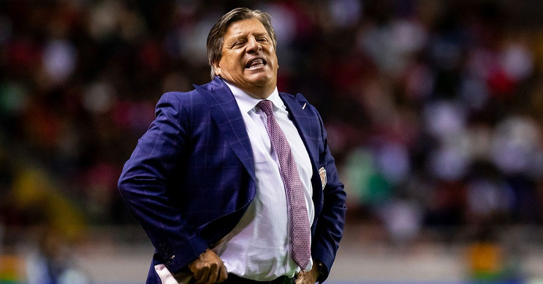 “Piojo” Herrera descarta dimitir como técnico de Costa Rica por pobre inicio de premundial