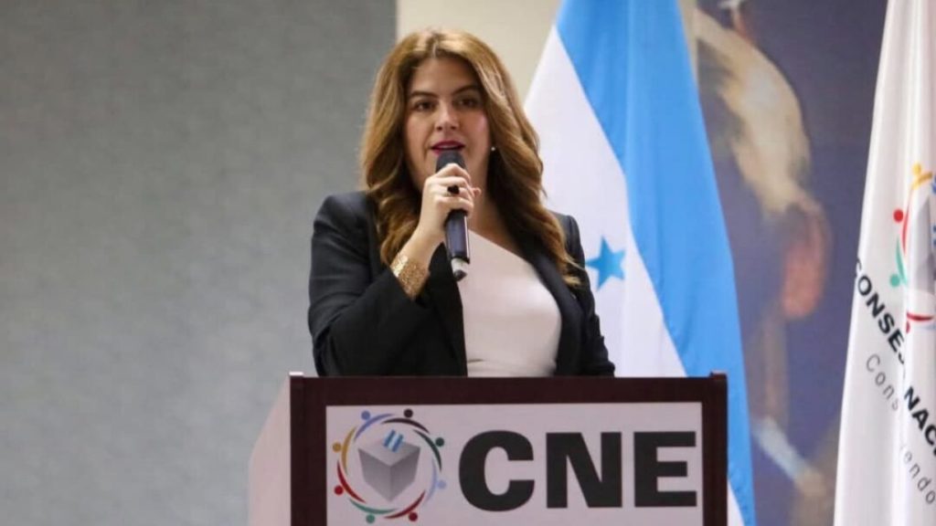 “Es inexcusable”: Cossette López denuncia nueva caída del sistema de divulgación del CNE