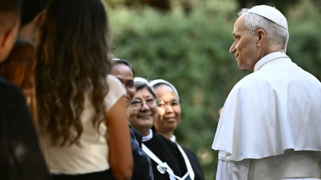 El papa León XIV pidió a Italia mantener la apertura hacia los migrantes