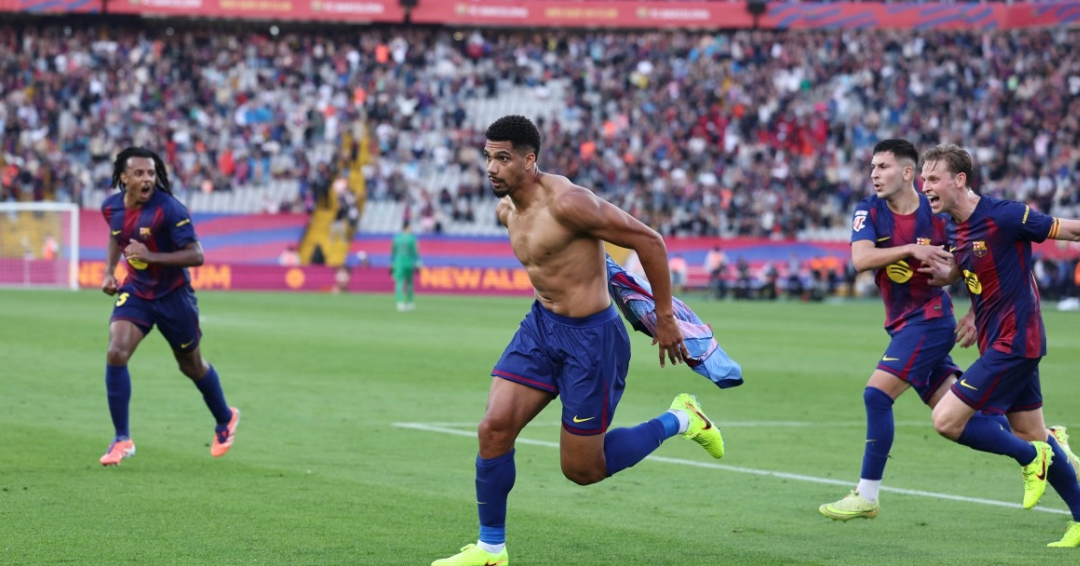 Ronald Araújo salva ‘in extremis’ al Barcelona