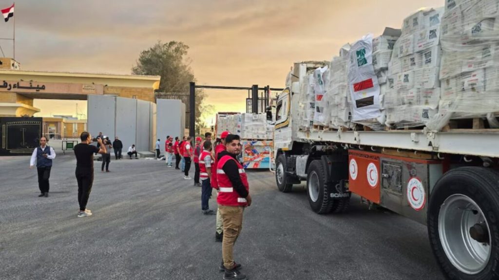 Ayuda humanitaria entra a Gaza en medio de tensiones por Rafah